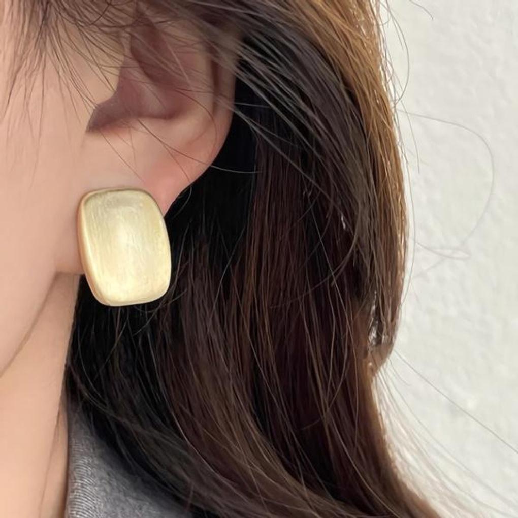 Women's Matte Scratch Square Earrings [Silver Needle]