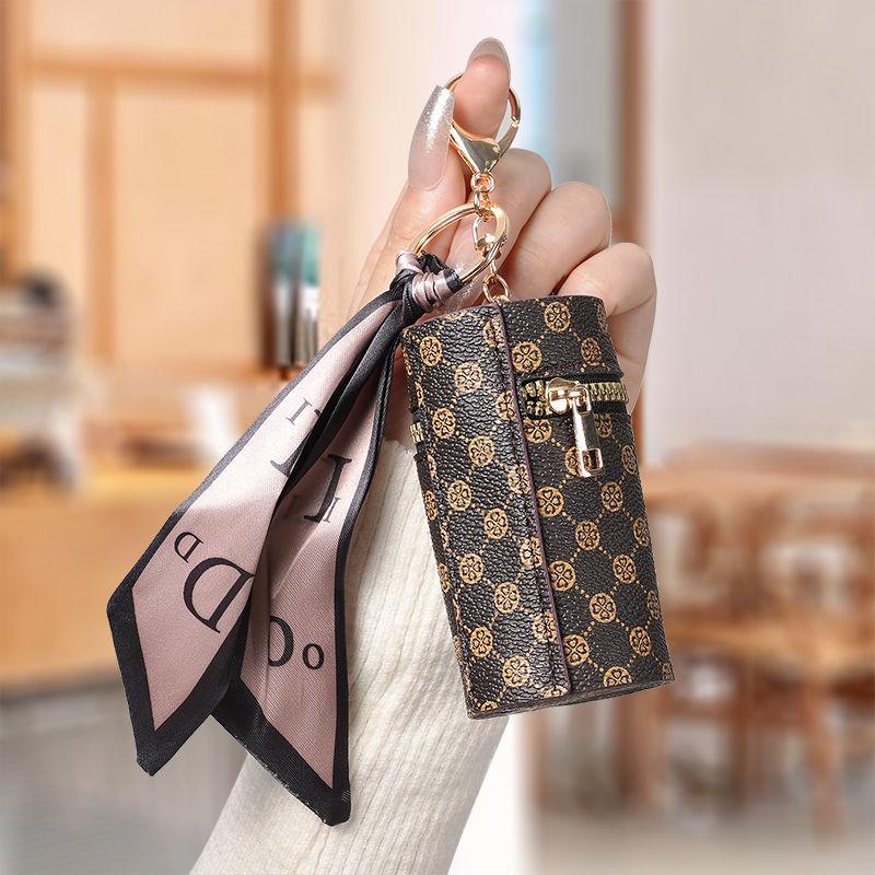 Luxury Coin Purse Pendant: Mini Keychain Bag for Earphones and Lipsticks In Retro Red.