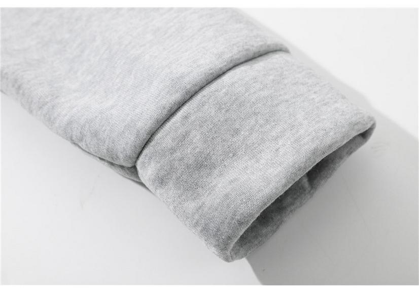 Unisex casualowa bluza z kapturem, z polarem i wzorem z literami wykonanym metodą termotransferu