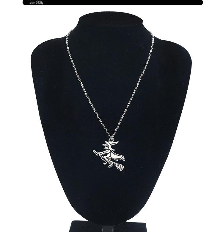 Cartoon-Accessoires im europäischen und amerikanischen Stil:  Hexe auf Besen Halskette/Schlüsselanhänger