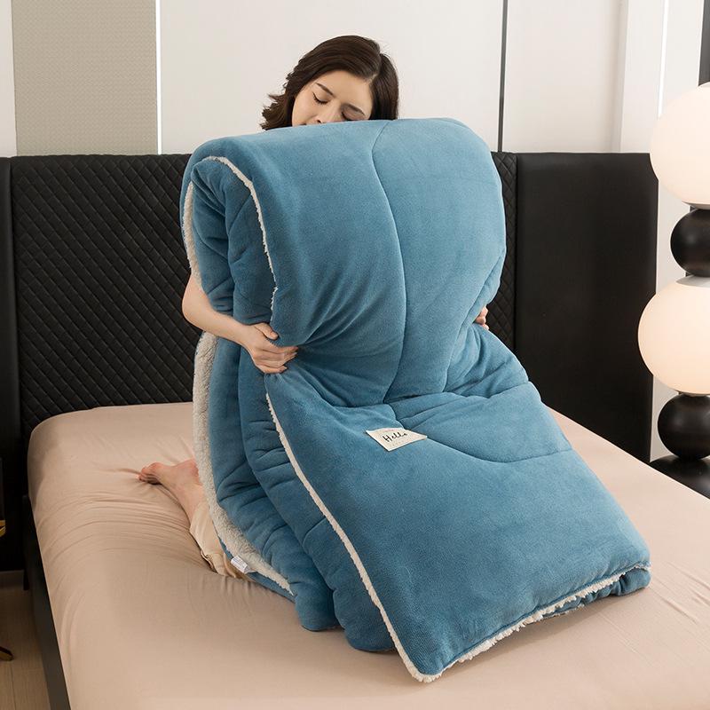 Solid Color Double-Sided Lambswool Velvet Quilt for Autumn/Winter