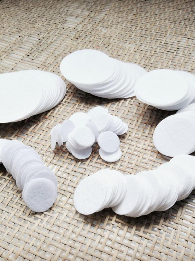 Bílé kulaté netkané podložky o tloušťce 2 mm pro DIY ozdoby do vlasů, doplňky a základní držáky (2-10 cm)