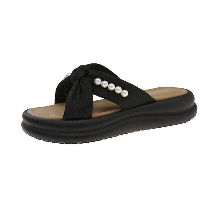 Gentle pearl Xiaoxiangfeng one-word slippers summer new sweet cool slippers women's skirt seaside beach shoes