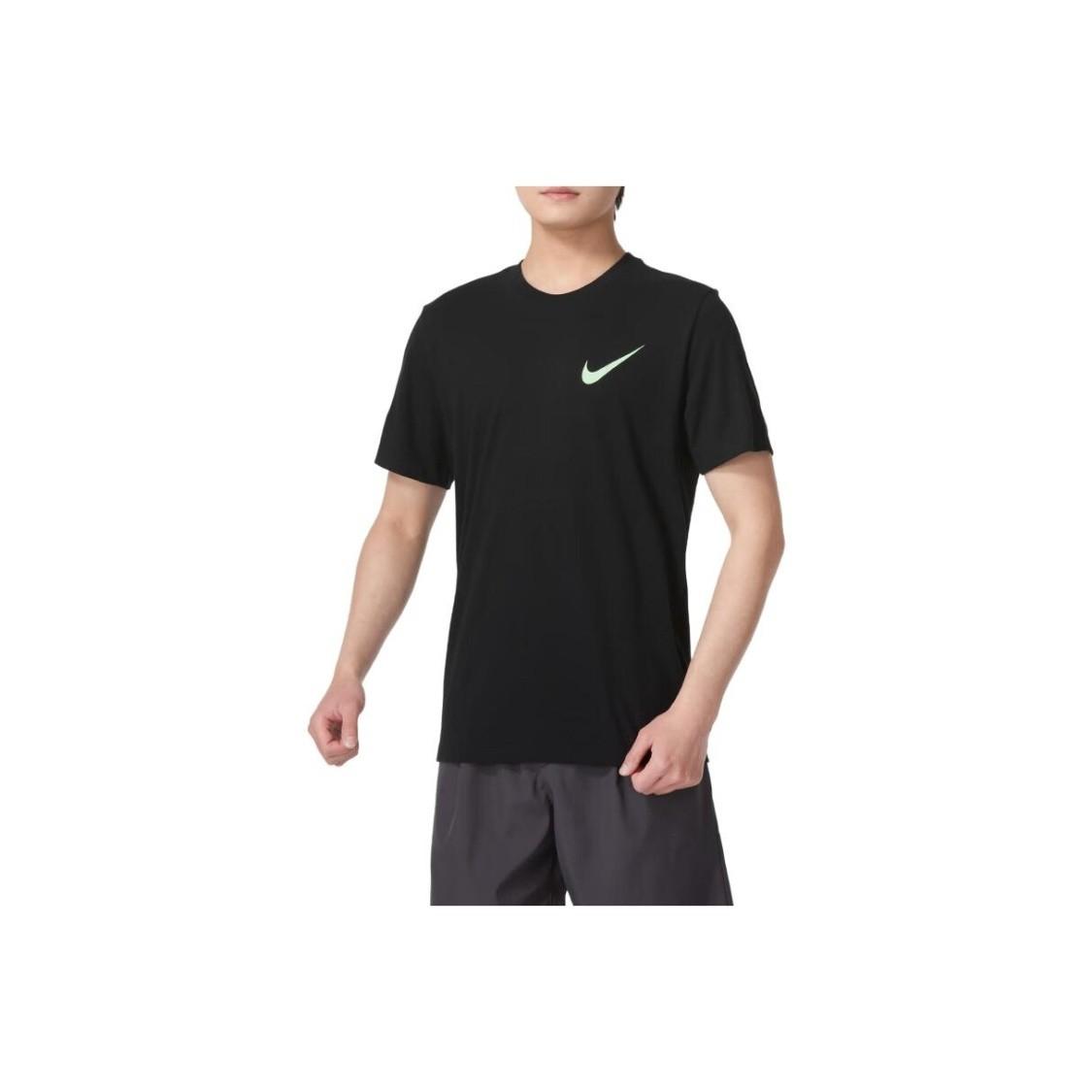 Nike Men s Black Quick-Dry Breathable Sports T-Shirt L