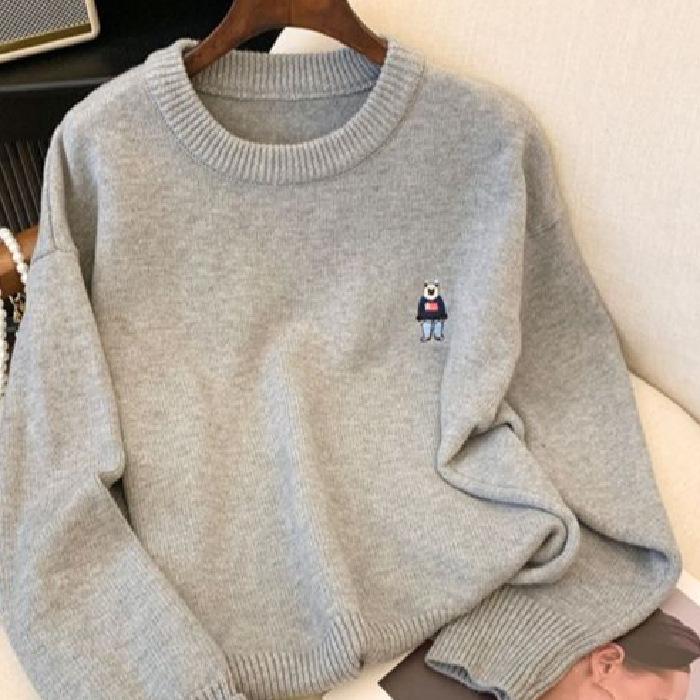 Women's Sweet Bear Embroidery Sweater, Age-Reducing, Round Neck, Soft & Loose Knit, Autumn/Winter Korean Style Top