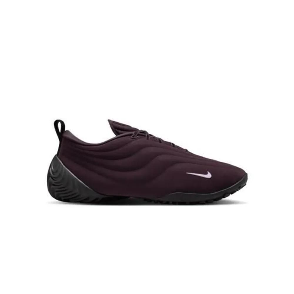 Nike Women's Astra Ultra Port Wine & Black