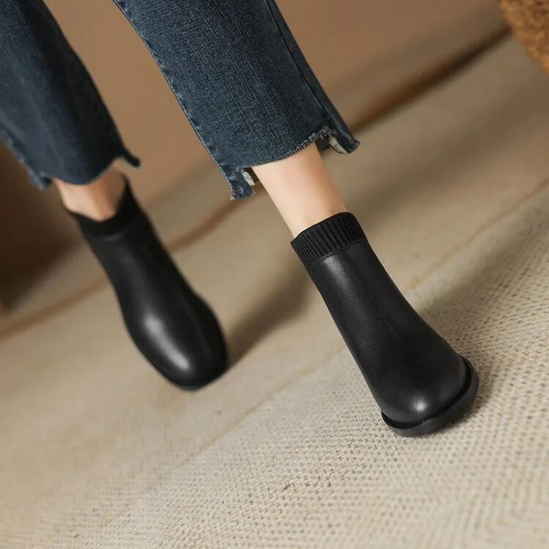 Women's Shoes 2024 Hot Sale Slip on Women's Boots Winter Round Toe Solid Plush Warm Short Barrel Chunky Heels Fashion Boots
