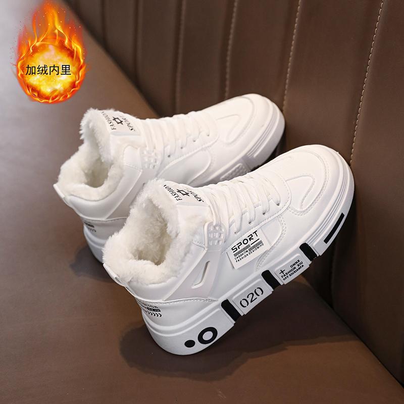 

Мужская обувь 2025 осень и зима новая высокая кеды модная повседневная спортивная обувь пара бархатные утепленные теплые хлопковые туфли 44