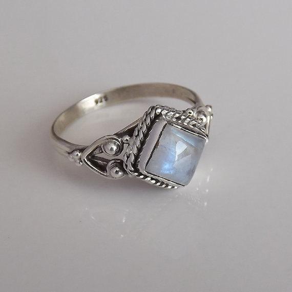 New hot-selling European and American fashion square moonstone retro style ring women s jewelry 5