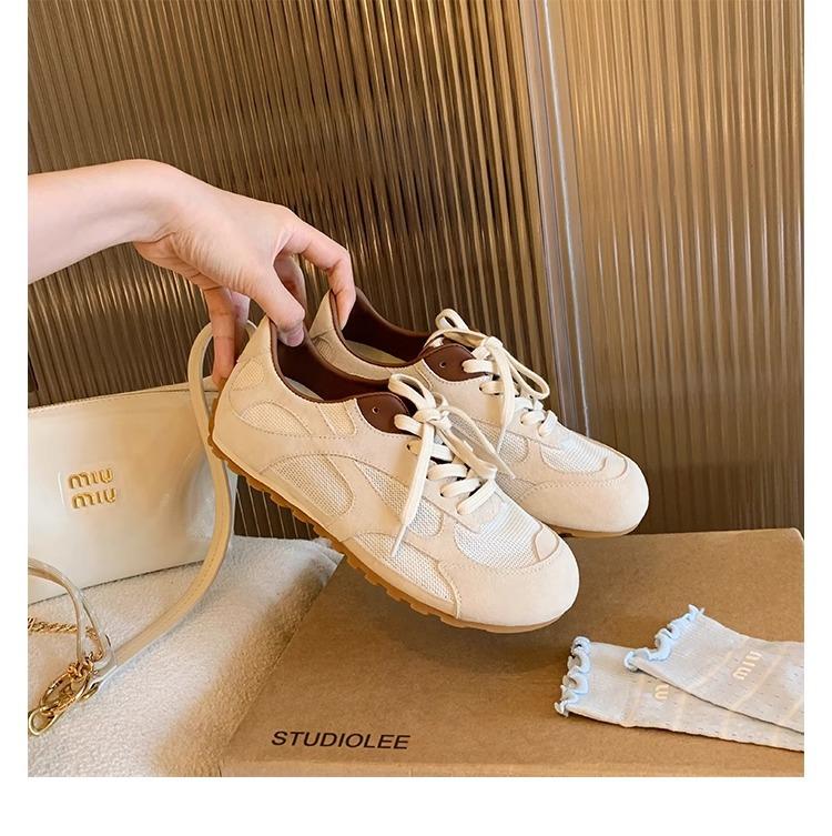 Grape mother has the same cute mango head fashionable lace-up casual style heightening German training shoes round head versatile sports board shoes