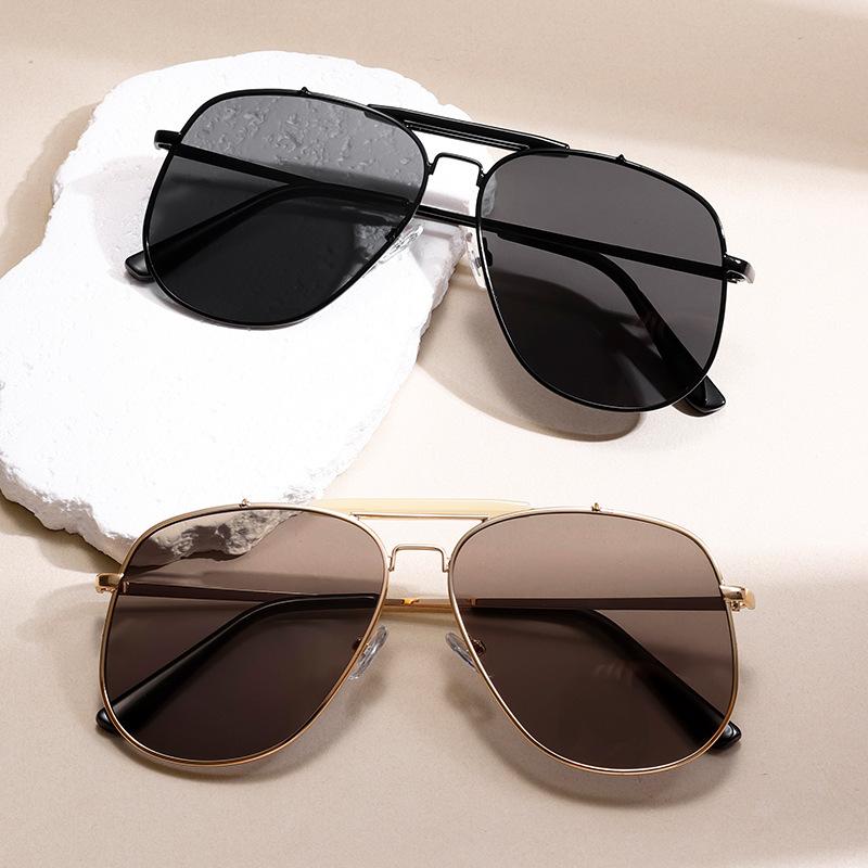 Pilot Black Sunglasses Women Vintage New Fashion Luxury Brand Decor Shades Oversize Trendy Metal Beach Sun Glasses