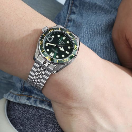 20mm Stainless Steel Jubilee Metal Watch Band with V-Clasp for Seiko 1968 Mechanical Diver's MM200, Modern Design