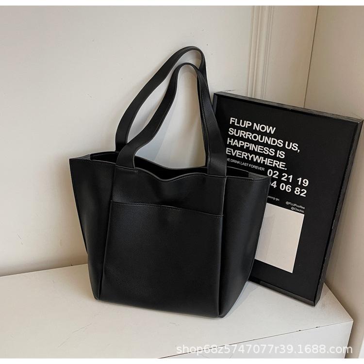 Large Capacity Bag Women's 2025 New Retro Fashion Shoulder Bag Casual Versatile Tote Bag Commuter Armpit Bag