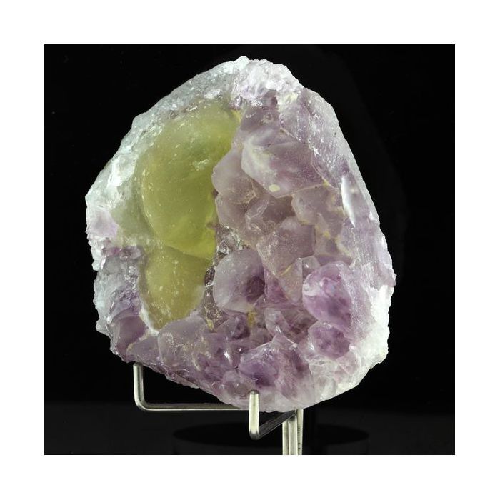 Pierres et Minéraux. Fluorite + Améthyste. 587.0 ct. Jalgaon, Maharashtra, Inde.