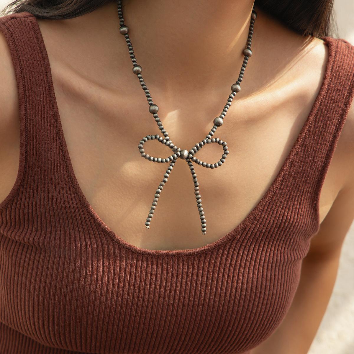 Retro Ethnic Style Imitation Turquoise Bow Necklace Female Personality Old Handmade Beaded Flannel Necklace