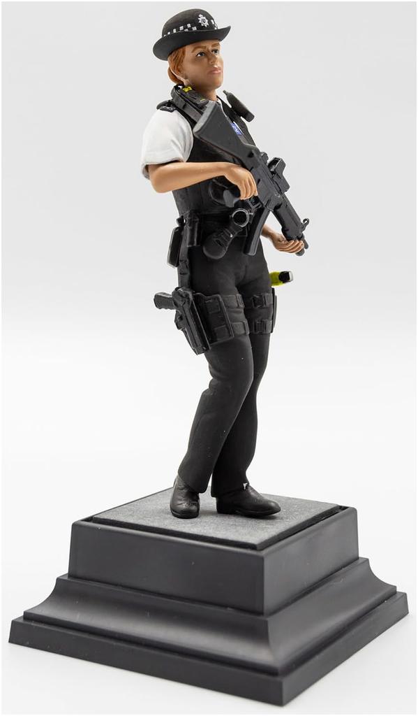ICM 1/16 British Policewoman Plastic Model Kit 16009