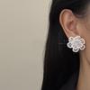 Super Fairy Temperament Flower Earrings Women's Year New Popular Stud Earrings Niche Design Show Face Small Exaggerated Earrings