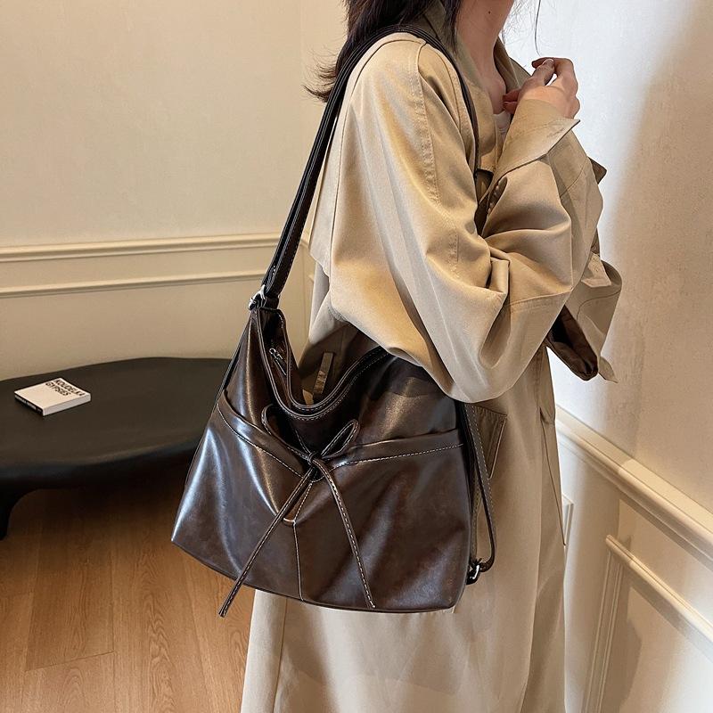 Niche versatile large-capacity tote bag women's 2025 new fashion bow underarm bag retro shoulder messenger bag