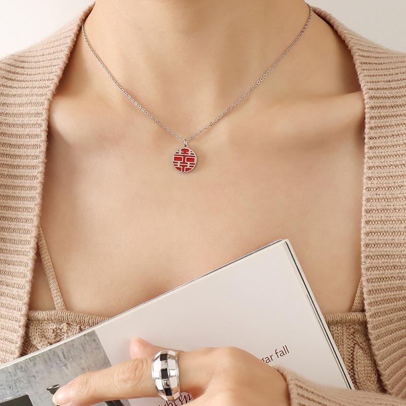 Ethnic Double Happiness Pendant Necklace, 18K Gold Plated Titanium Steel Clavicle Chain