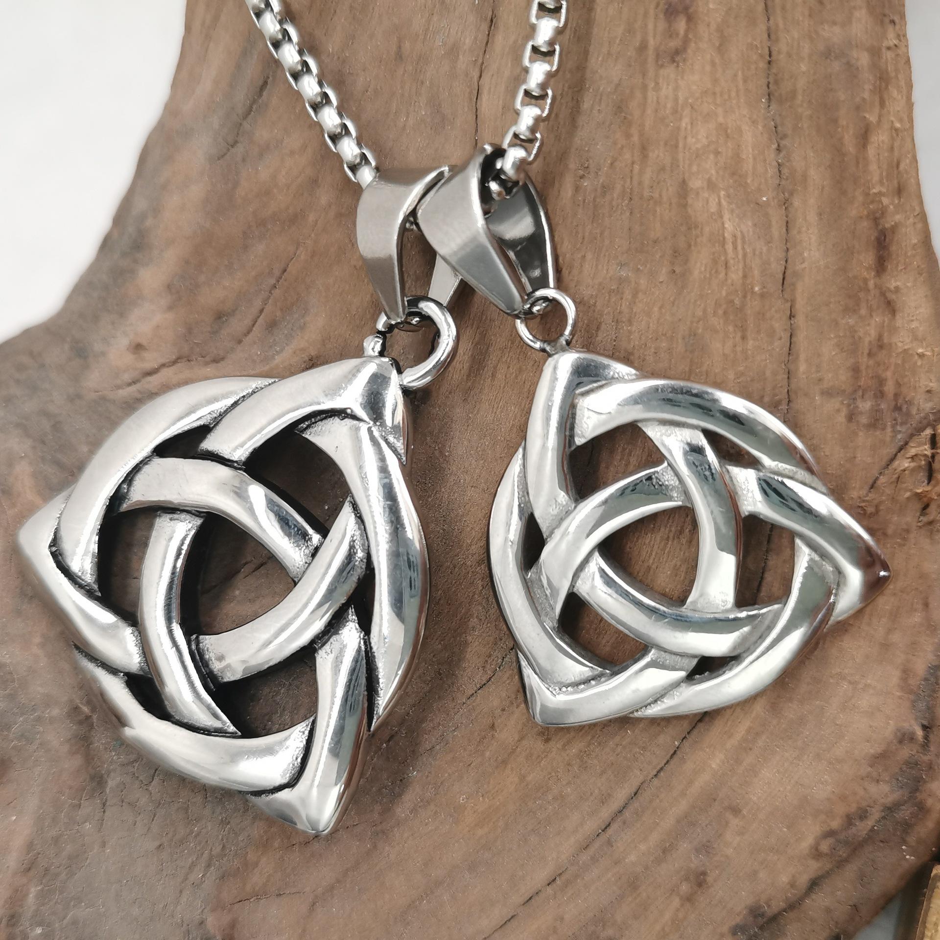 European Retro Triangle Stainless Steel Pendant - Unisex Jingwei Jewelry одного кулона