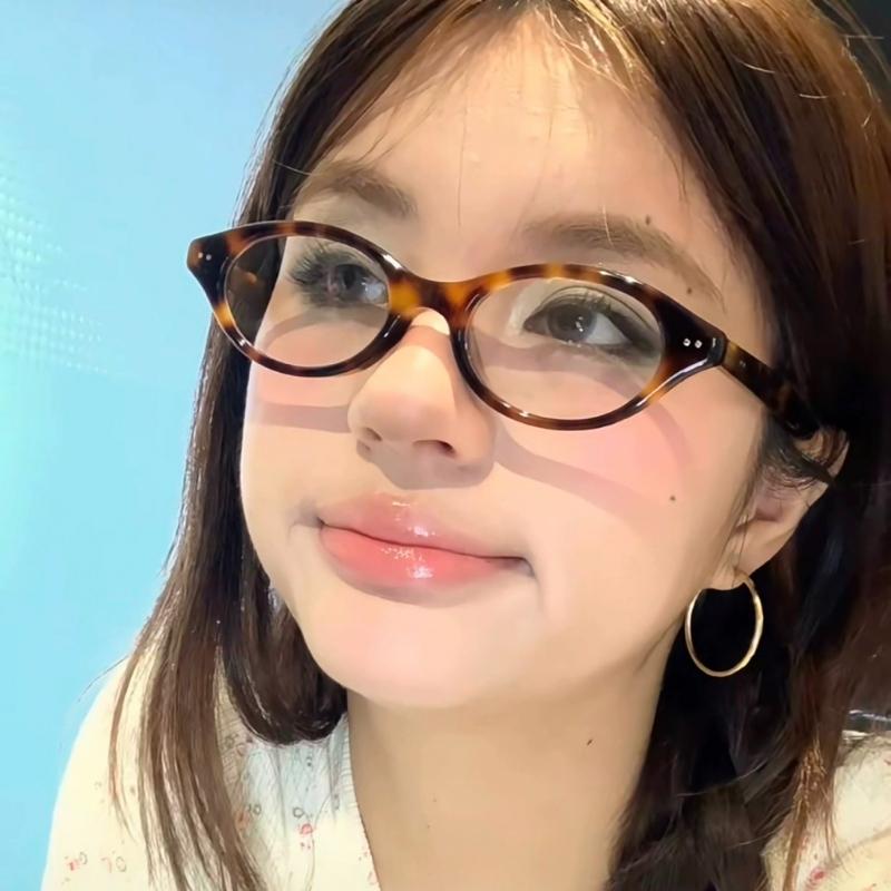 Fashion  Vintage Oval Frame Glasses Retro Eyewear Brand Shades Computer Reading Eyeglasses Anti-Blue Light Glasses Decoration