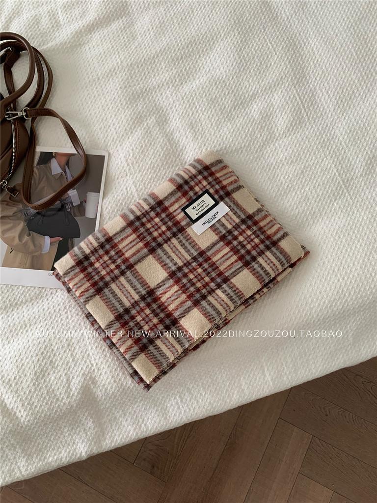 Retro green plaid scarf women's winter Korean version versatile thickened student shawl dual-purpose warm knitted scarf