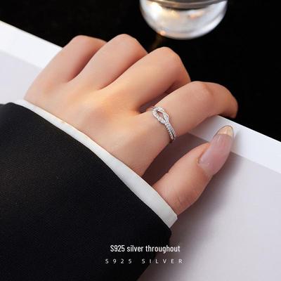Banyan Tree S925 Silver Mobius Women's Knotted Ring: Simple, Fashionable, Personalized Design, New Trend