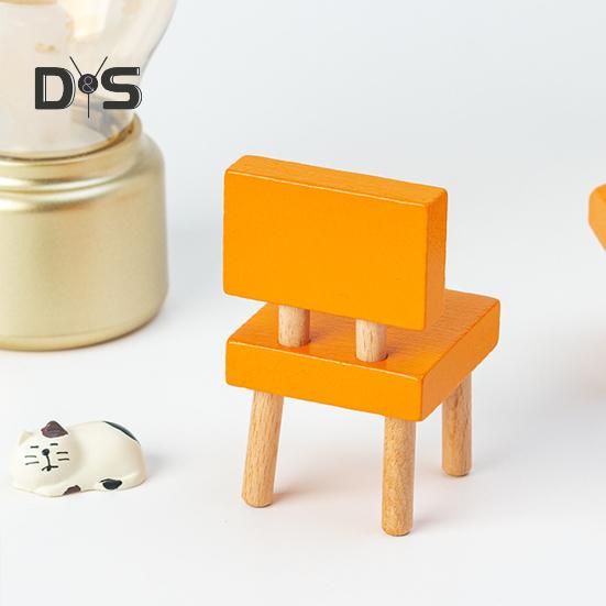 Stuhl Katze Anime Figur Kawaii Schwarz Weiß Katzenstatue Holz 3-Beine Stuhl Statue Miniatur Desktop Ornament