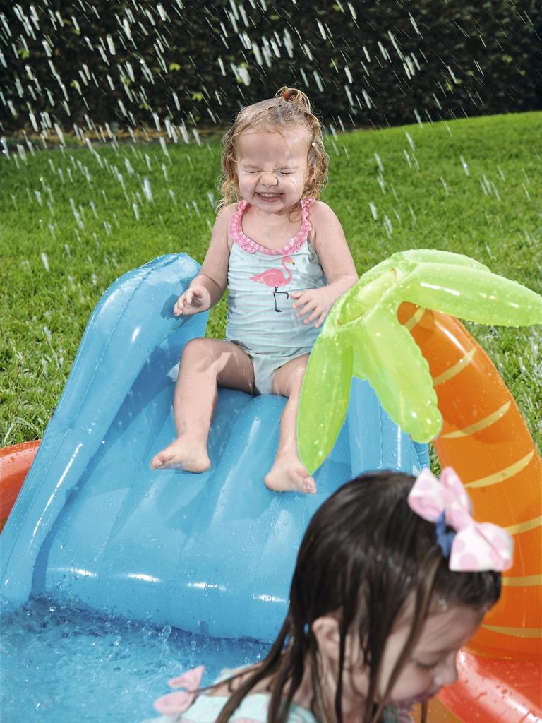Lava Lagoon Inflatable Playground 265 X 265 X 104 Cm Bestway 53069