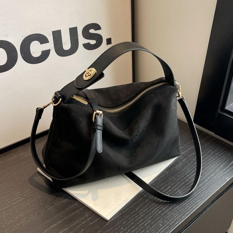 Advanced Retro Bag for Women's 2026 New Textured Frosted Shoulder Bag with Large Capacity Crossbody Commuting Tote Bag