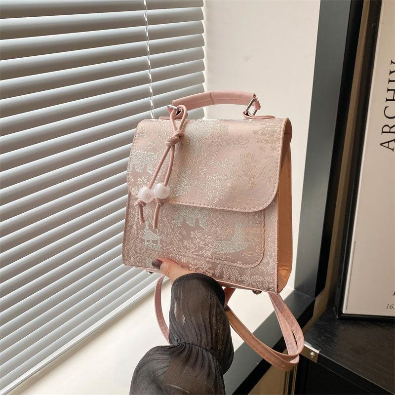Yeni Çin Tarzı İşlemeli Sırt Çantası Kadın Sonbahar Modası Kişiselleştirilmiş Kolej Tarzı Sırt Çantası Küçük Kare Çanta