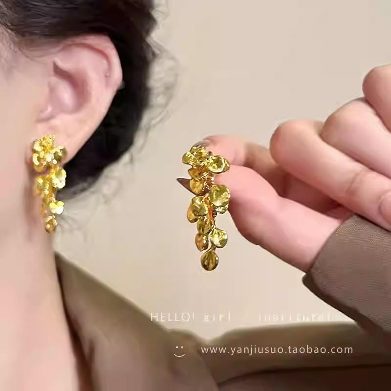 

Retro Floral Tassel Earrings - High-End Luxury Fashion for Women