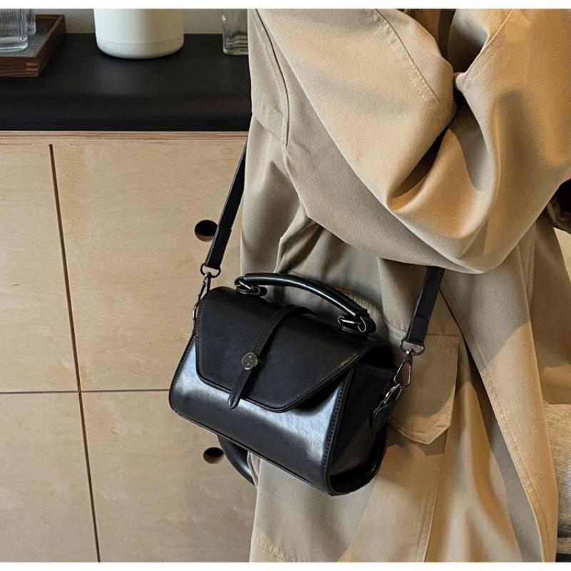 PU Crossbody bags for women  retro versatile shoulder bags  elegant and new