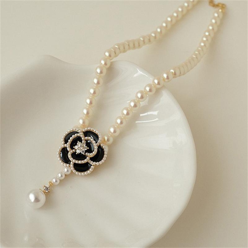Elegant Camellia Pearl Pendant Necklace For Women Vintage Sweet Flower Clavicle Chain Necklace Party Jewelry Gift