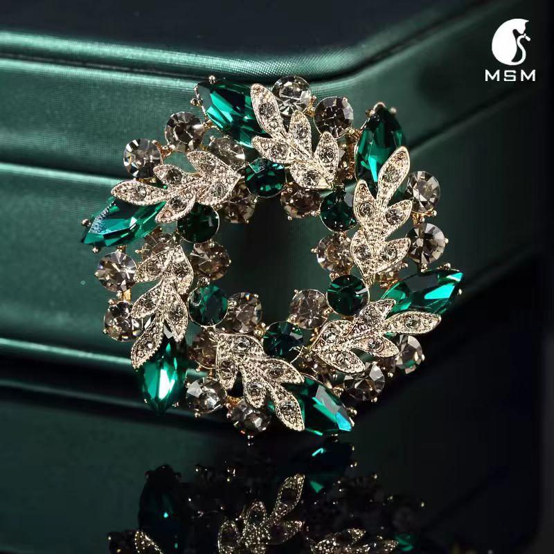 Ladies Light Luxury Bauhinia Brooch New High-end Bear Brooch Luxury Temperament Pin Suit Accessories