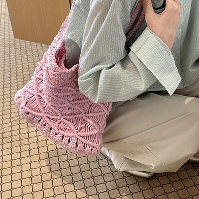 Commuter Tote Bag - A Niche Design Handbag with A Large Capacity and An Underarm Compartment.