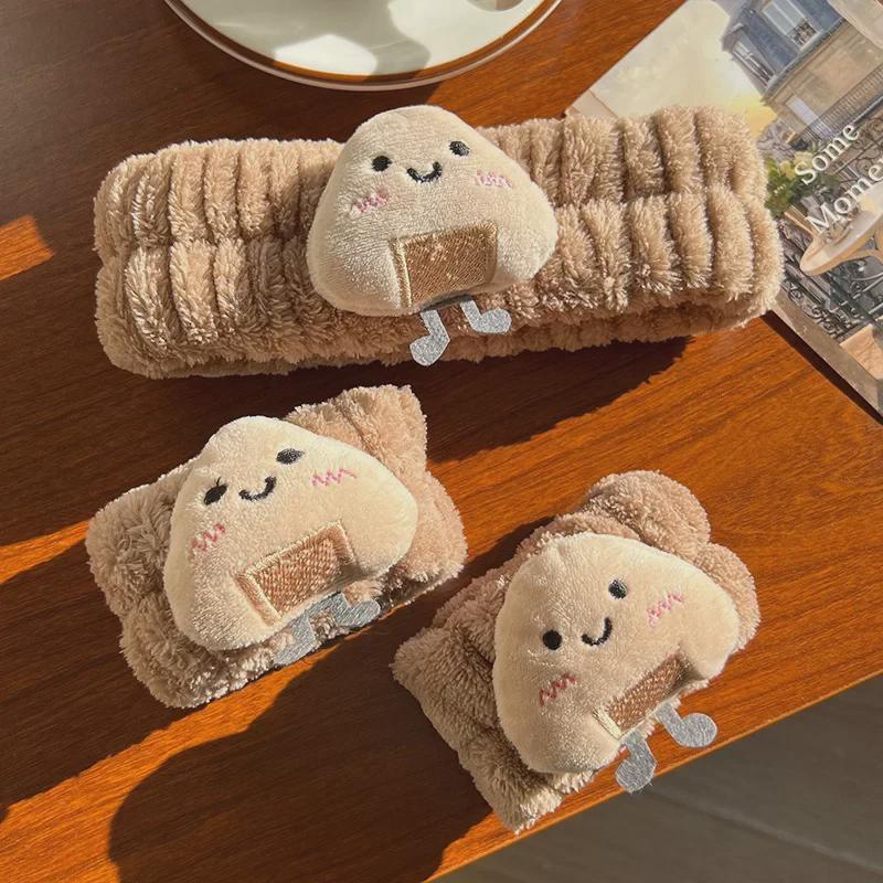 Entzückende Cartoon-Toast- und Reisbällchen-Flanell-Gesichtswascharmbänder: Feuchtigkeitsbeständiges, saugfähiges Haarband-Set für Herbst & Winter (3 Stück)