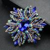 Luxury Vintage Crystal Flower Brooch for Women, Elegant and Fashionable Wedding Dress Accessory, Floral Headpiece Decoration