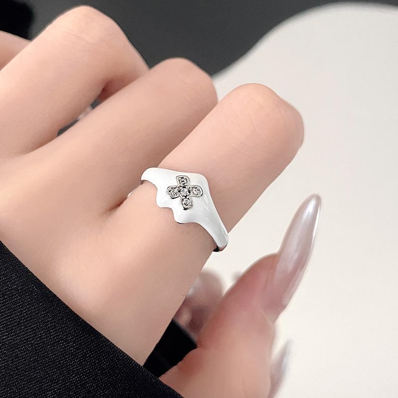 Original Design Niche Cartoon White Enamel Dripping Oil Personality Retro High Sense Cold Wind Opening Ring