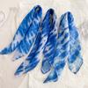 Retro tie-dye stopniowa zmiana lniany kwadratowy szalik literacki i wszechstronny etniczny styl szalik damski letnia ochrona szyi ręcznie robiony niebiesko-barwiony jedwabny szalik