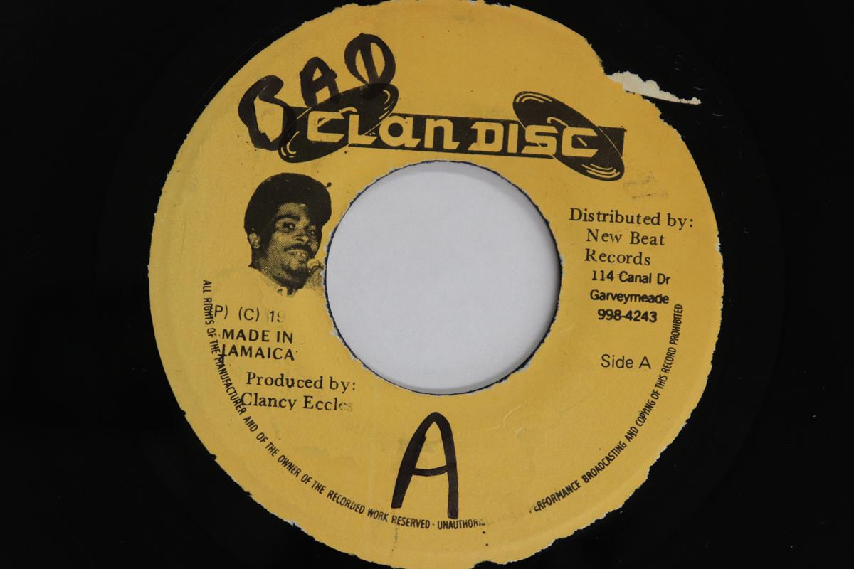 

7inch Record DYNAMINTES LARRY LAWRENCE Eternally See Me NONE CLAN DISC Jamaica Reggae Ska Dub Used