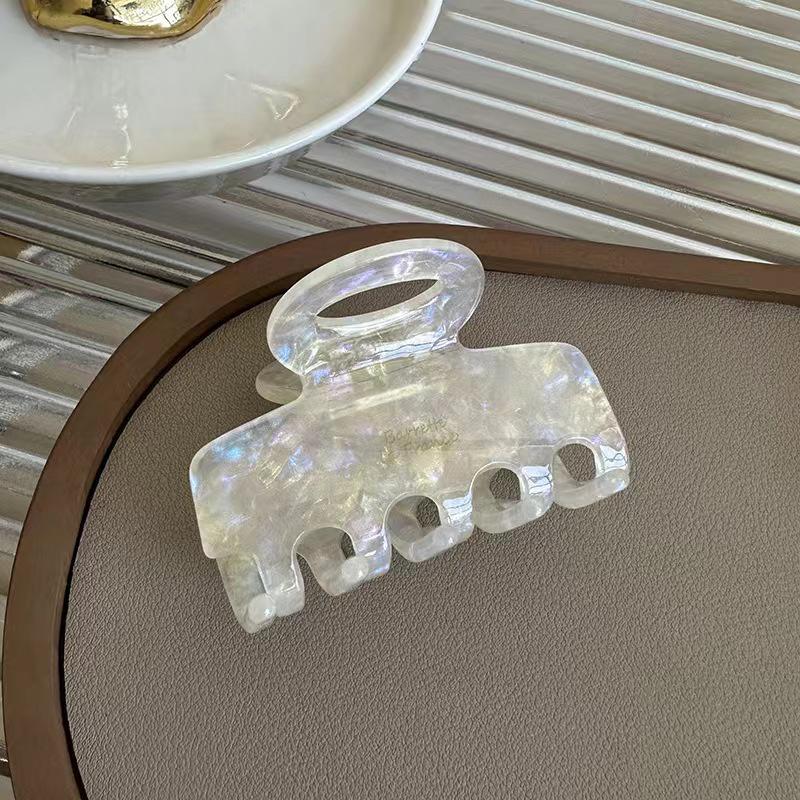 Korean Retro Gold Label Acrylic Shark Clip - Minimalist Square Design