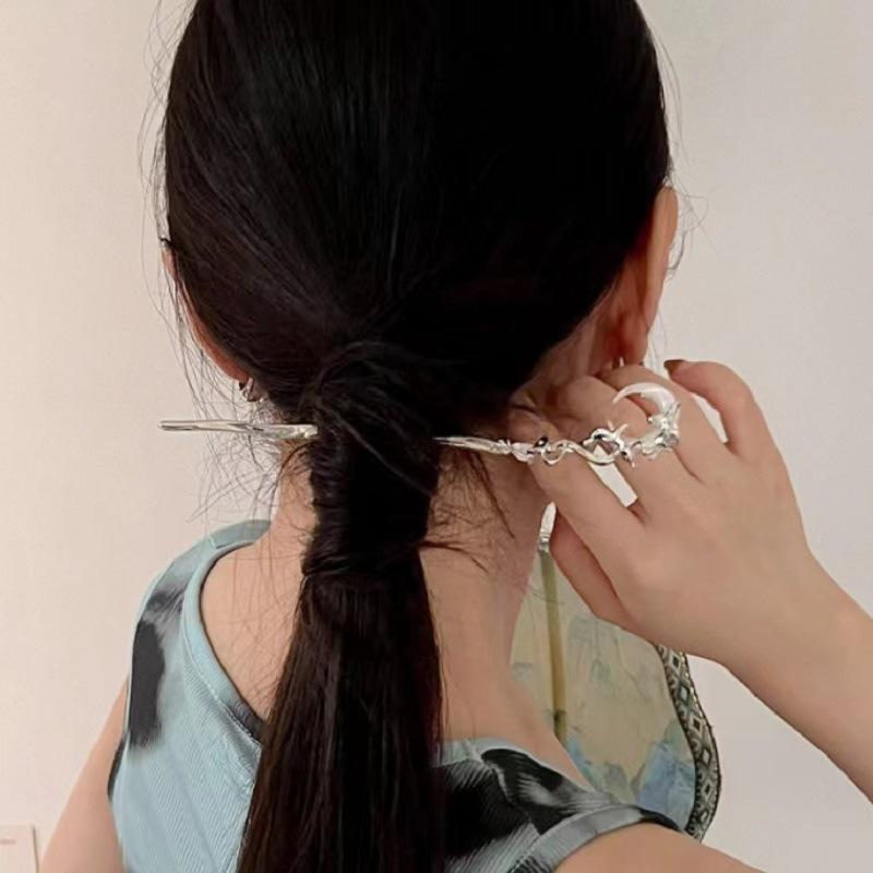 Exquisite Crescent Shaped Hairpin for Women New Chinese Style Irregular Metal Personalized Simple Versatile Hair Accessories