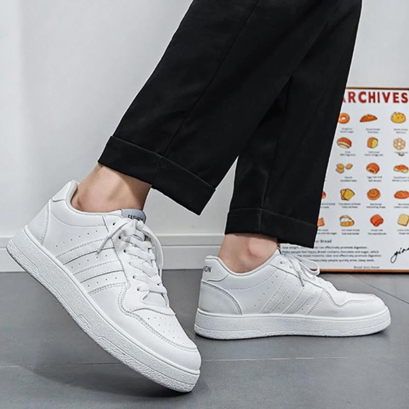 Men White Sports Shoes 2024 New Comfortable Mesh Breathable Men's Casual Sneakers Versatile Lace-up Vulcanized Shoes Man Shoes
