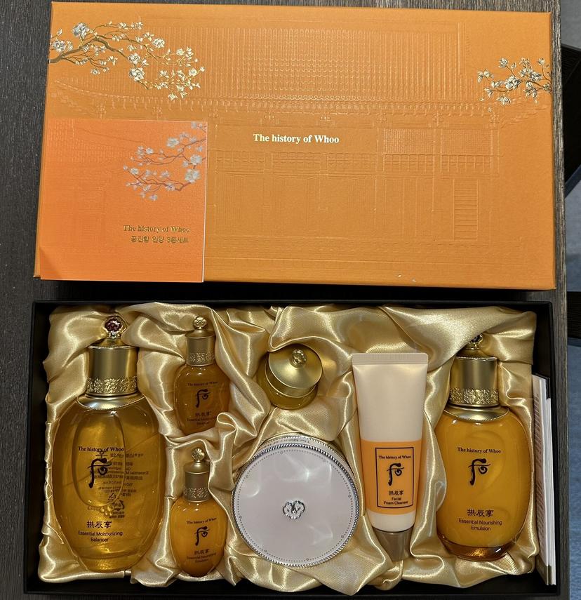 

The History of Whoo Gongjinhyang Специальный набор из 3 предметов 7 наименований / Антивозрастной, Увлажняющий, Корейская косметика, Kbeauty