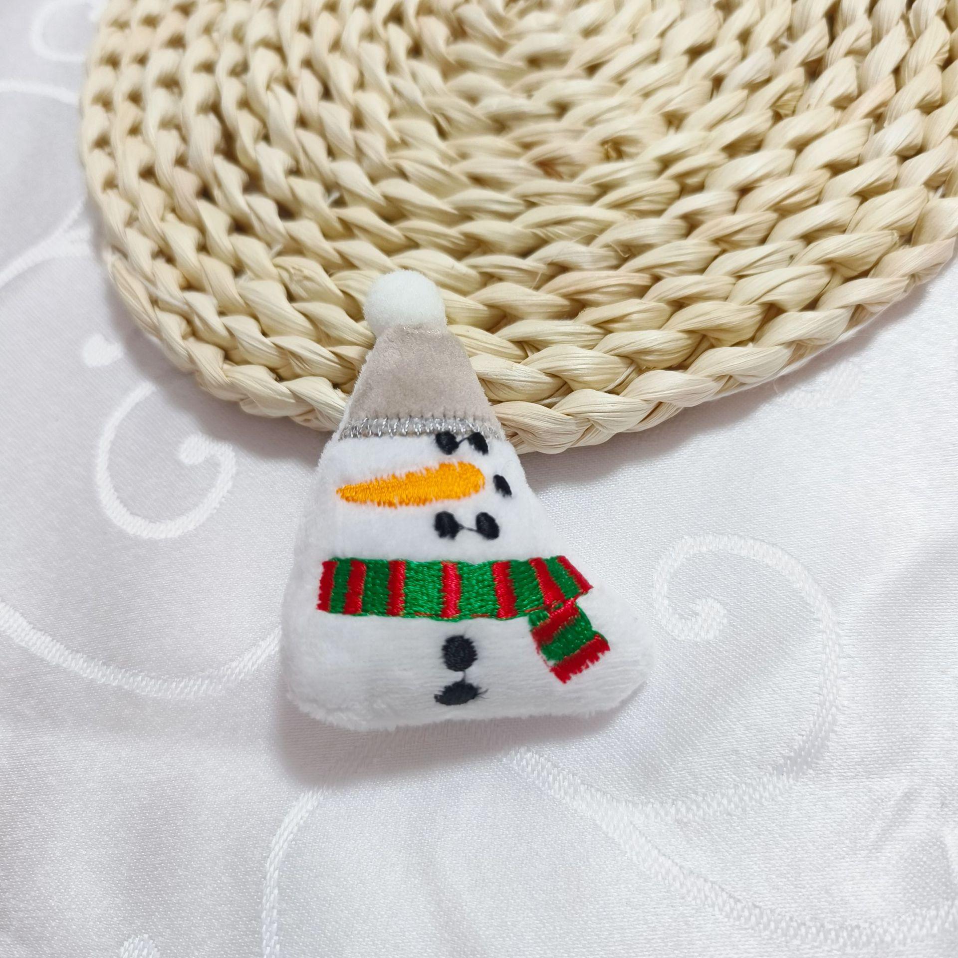 

Cartoon Christmas Plush Brooch for DIY Accessories - Santa Claus & Reindeer Brooch Style