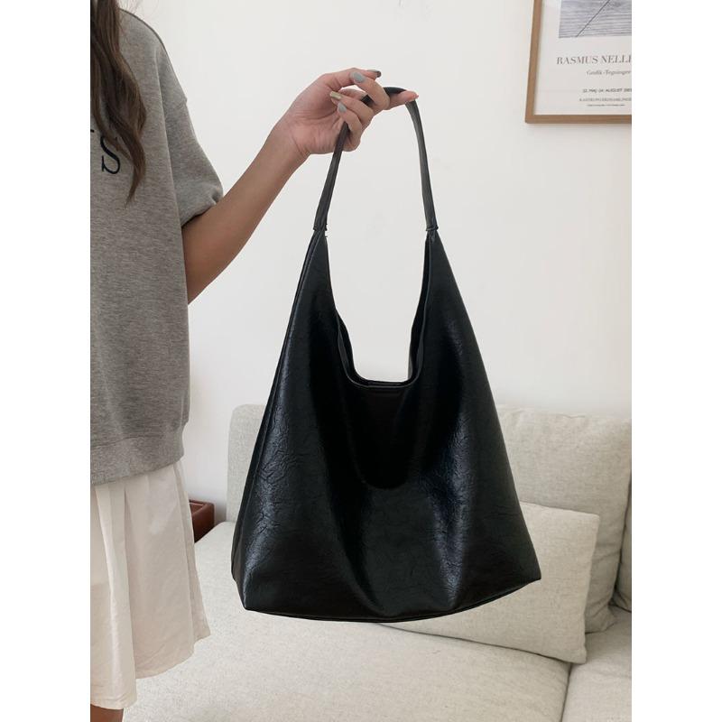 Soft Leather Large-capacity Underarm Bag A Versatile Single-shoulder Tote Bag for A Laid-back Commuting Style