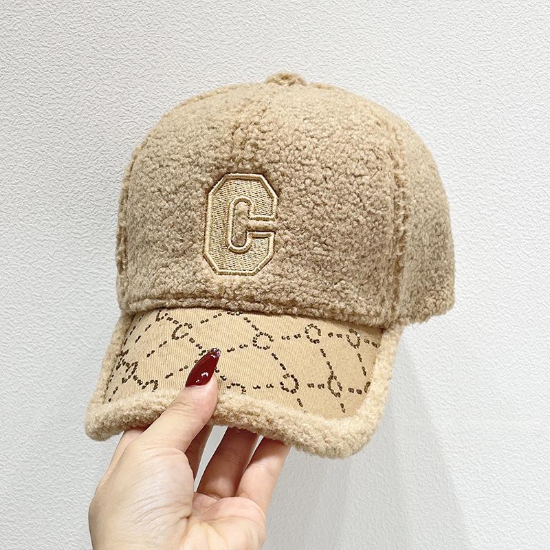 Hat Women's Autumn and Winter Korean Style Fashion Letter Embroidery Baseball Cap Lamb Wool Versatile Face Revealing Small Warm Peaked Cap