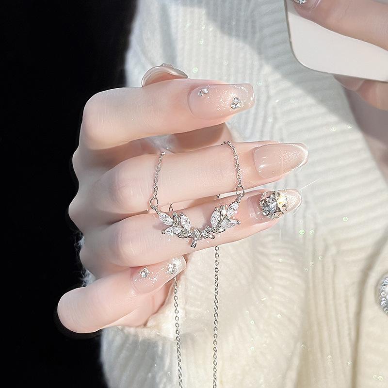 

Ожерелье с дистанционным управлением в виде веточки, женское, легкое, роскошное, нишевое, дизайн, крест, циркон, нержавеющая сталь, ключичная цепочка