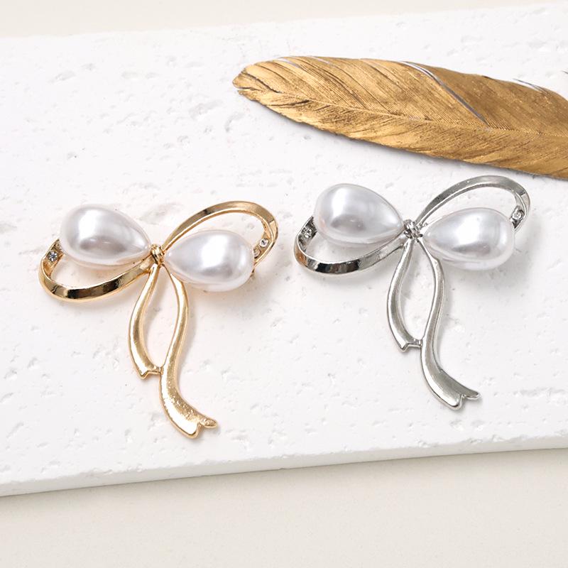 Elegant Camellia Pearl Bow Brooch - High-End Luxury Pin